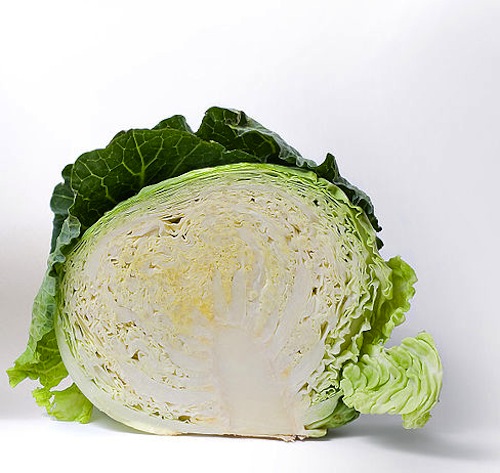 1024px-Cabbage_and_cross_section_on_white