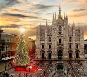 Albero-di-Natale-in-piazza-Duomo-Milano-2016 - milanoweekend