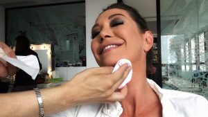 Tessa Gelisio al trucco