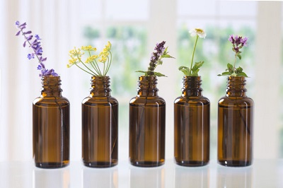 Cos'è l'Aromaterapia, benefici degli oli essenziali