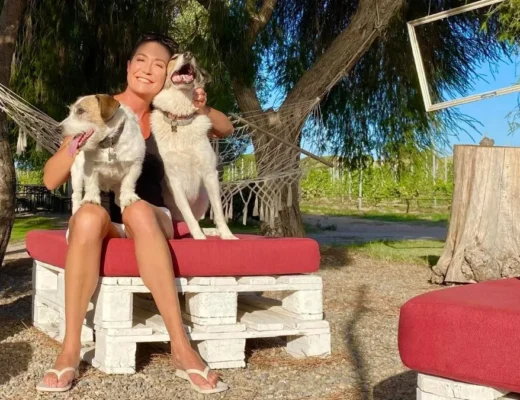 Tessa Gelisio con i suoi cagnolini