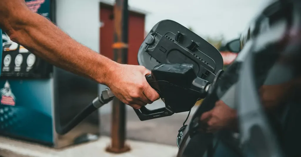 Manutenzione dell'auto a benzina