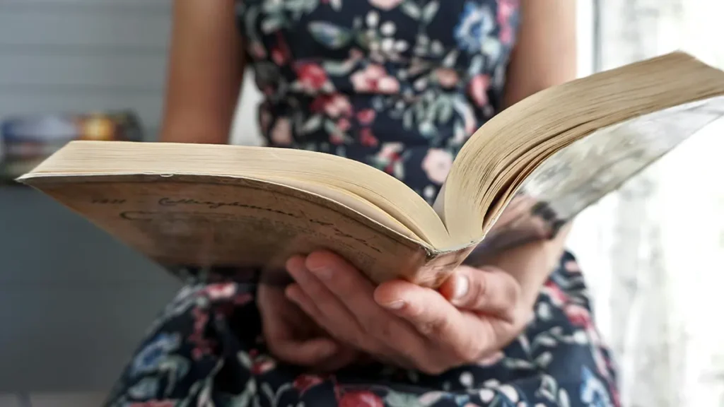 Leggere un libro
