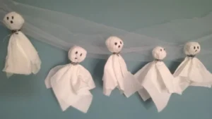 Fantasmini di carta riciclata