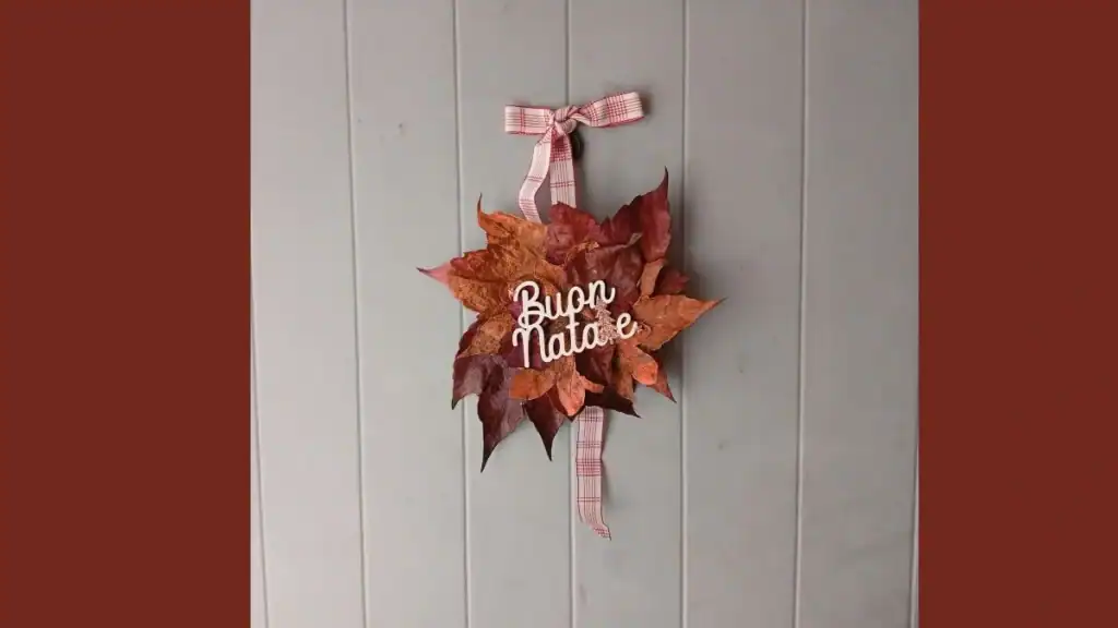 Mini ghirlanda di Natale con foglie