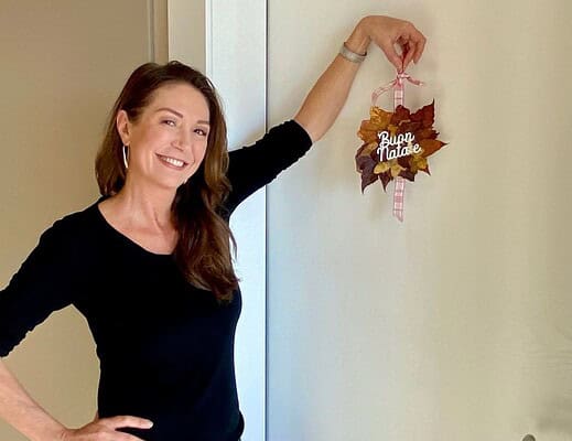 Idee fai da te per realizzare decori di Natale con foglie, pigne e legnetti