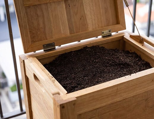 Il compost domestico puzza? Ecco cosa sbagli Il compost domestico puzza? Ecco cosa sbagli