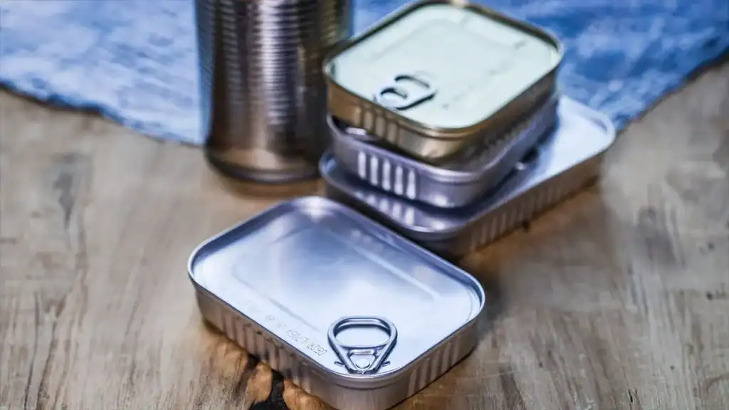 Conserve, confezioni in latta