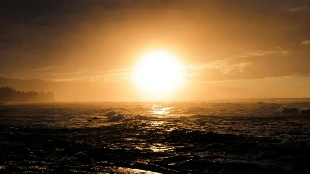 Sole su oceano